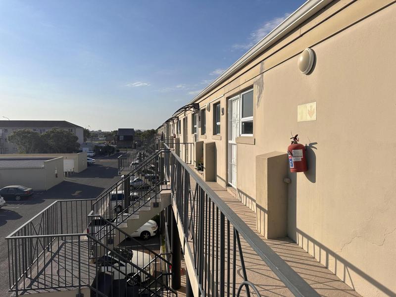 1 Bedroom Property for Sale in Guldenland Western Cape